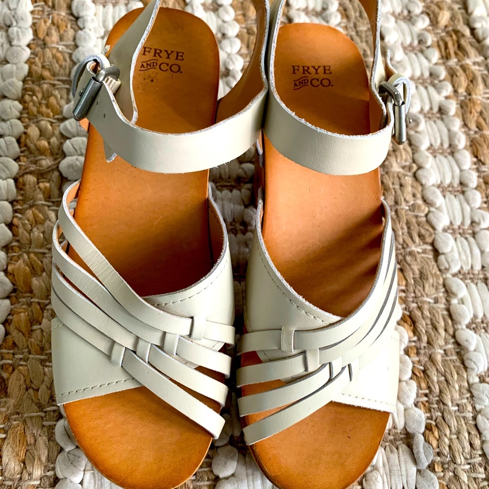Frye And Co. Size 7 ½ White